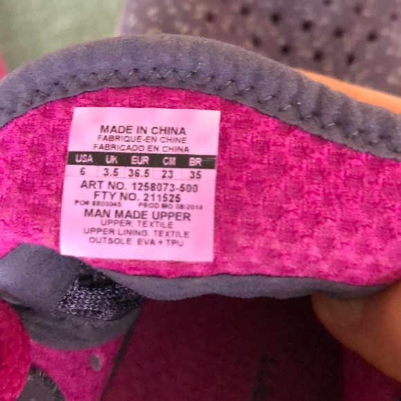 UA running shoes - Picture 5 of 5